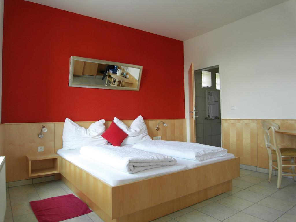 Weinhotel Kirchenwirt Gols Zimmer foto
