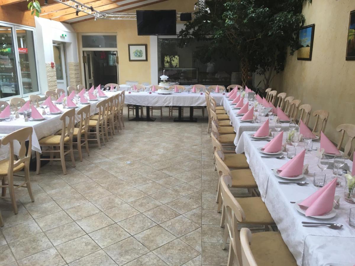 Weinhotel Kirchenwirt Gols Exterior foto
